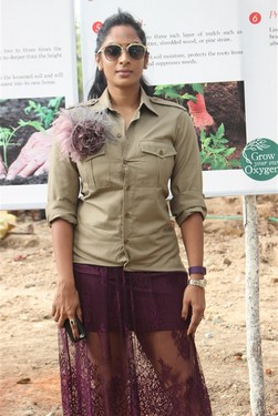 Sriya Reddy at The Green Plant Revolution Photos
